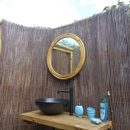 With Pool Garden And Open Roof Bathroom Appartement